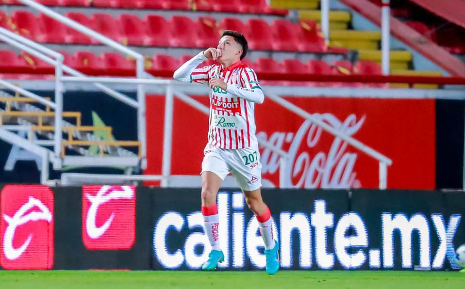 Necaxa Por La Minima Vence A Gallos