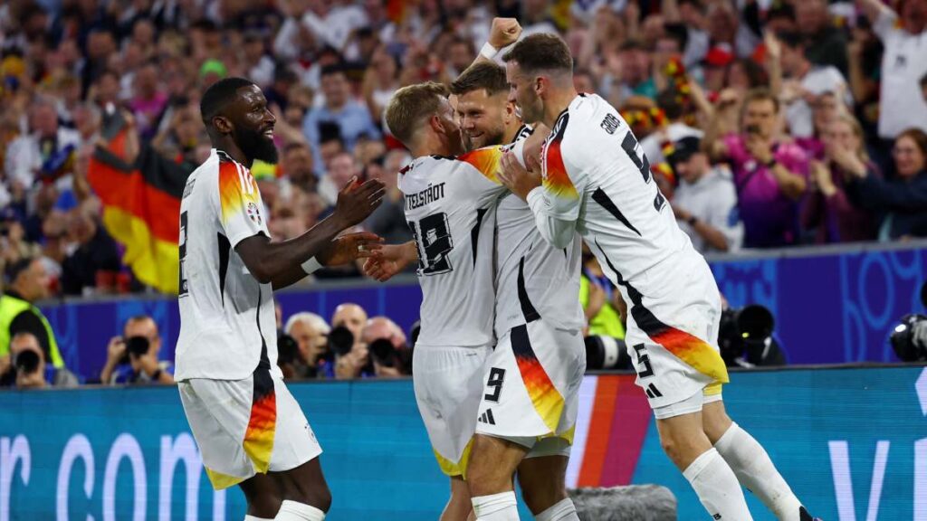 Alemania inicia la euro con victoria ante escocia
